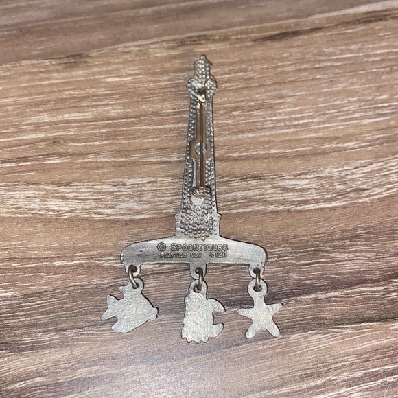 Pewter Lighthouse Brooch - Picture 2 of 4